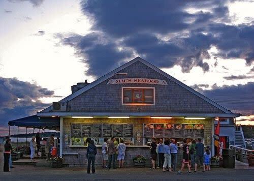 Across From Mayo Beach Walk To Downtown Villa Wellfleet Exterior photo